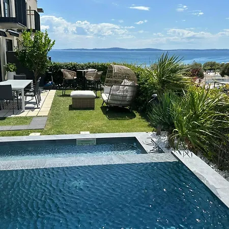 Villa Enjoyer - Seafront With Private Heated Pool And Terrace