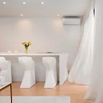 Enjoyer - Seafront With Private Heated Pool And Terrace 斯普利特