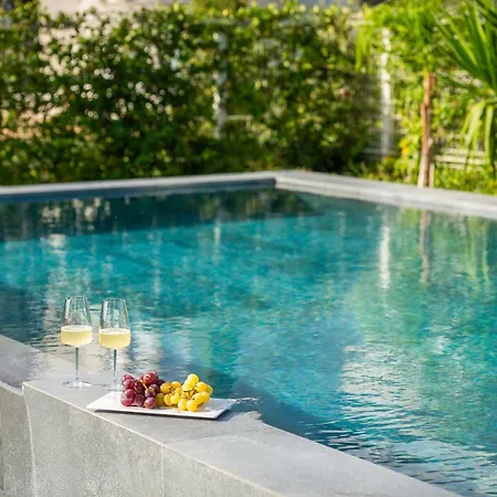 Βίλα Enjoyer - Seafront With Private Heated Pool And Terrace *