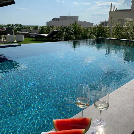 Enjoyer - Seafront With Private Heated Pool And Terrace וילה