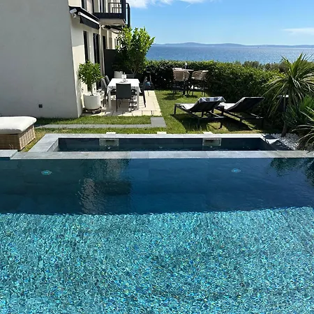 Enjoyer - Seafront With Private Heated Pool And Terrace *