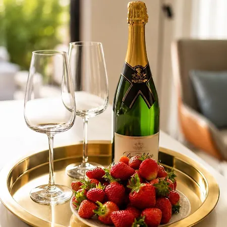 Villa Enjoyer - Seafront With Private Heated Pool And Terrace *