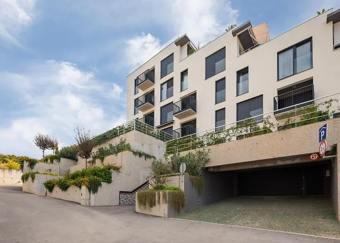 Enjoyer - Seafront With Private Heated Pool And Terrace 斯普利特