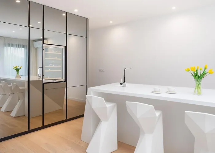 别墅 Enjoyer - Seafront With Private Heated Pool And Terrace 斯普利特