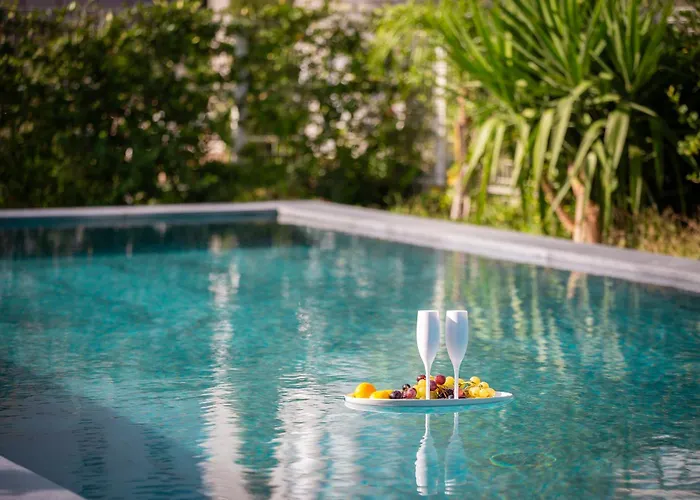 Enjoyer - Seafront With Private Heated Pool And Terrace 斯普利特