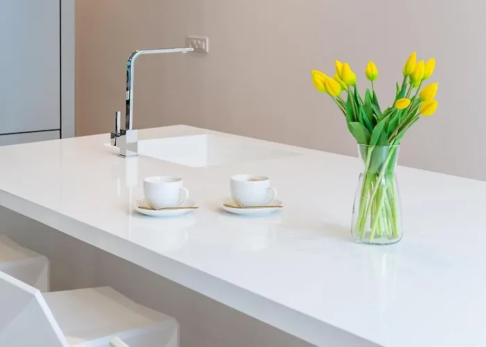 Enjoyer - Seafront With Private Heated Pool And Terrace * 斯普利特