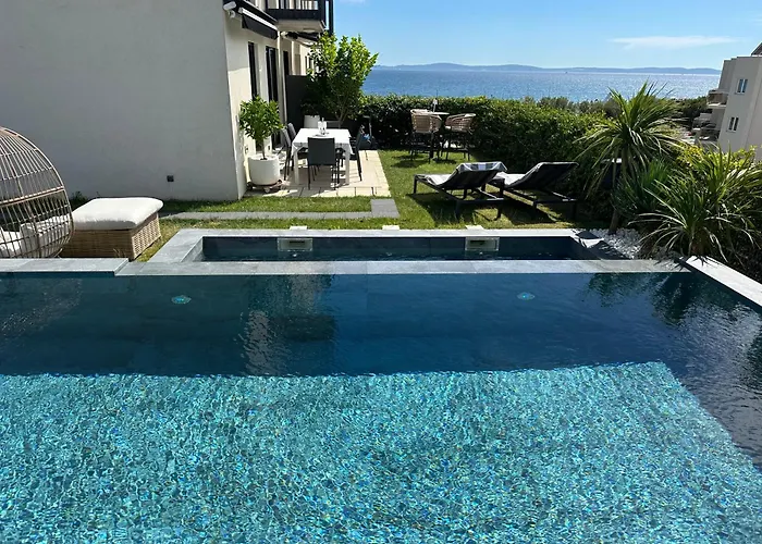 Enjoyer - Seafront With Private Heated Pool And Terrace *